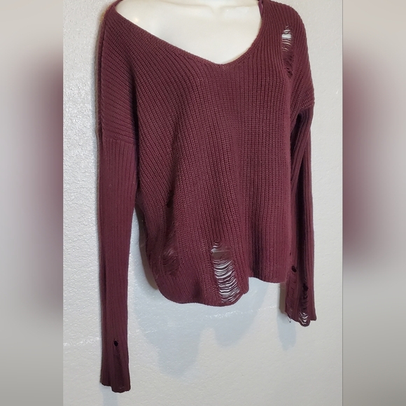 💚5/$25 Garage Distressed Burgundy Off The Shoulder Oversized Knit Sweater Small - Picture 5 of 8